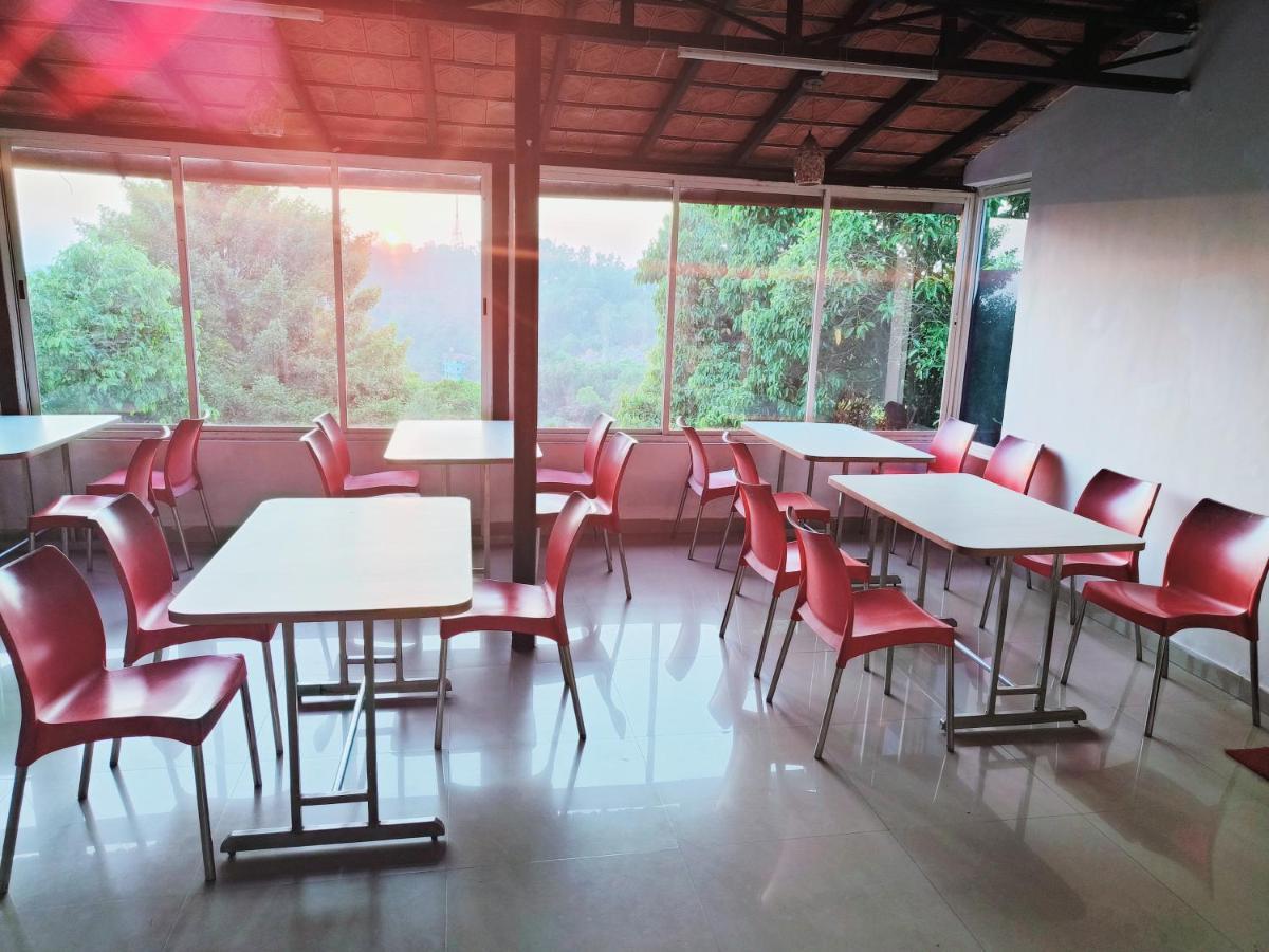 Red Stone Villas Coorg 마디케리 외부 사진